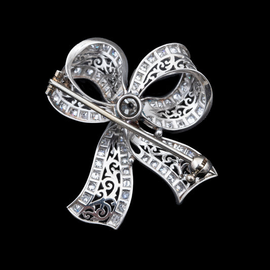 Alfinete em Ouro Branco e Diamantes, Século XX